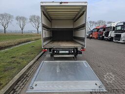 MERCEDES-BENZ SPRINTER 319 Bakwagen Laadklep!