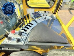 Combilift C3000XL GAS DUPLEX 4550 FORK POSITIONER