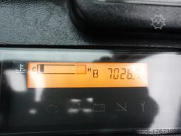 TOYOTA 8FGF 20 Triplex SS + ZH2 Kabine Stapler