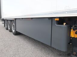 Schmitz Cargobull SKO 24 Doppelstock Thermo King Pharma Ladebordwand
