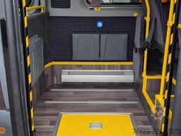 MERCEDES-BENZ Sprinter 517 Heckniederflur Vorlauffahrzeug
