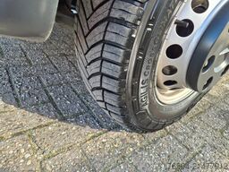 Mercedes-Benz Sprinter 519 CDI 3.0 V6/ Plane Pritsche/ Ladefl...
