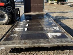 Krone Jumbo Plattform 7,82 mit Lochleiste