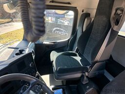 MERCEDES-BENZ Arocs 1832 4x2 Abrollkipper AHK 35to