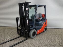 Montacargas de GLP Toyota 02-8FGF15