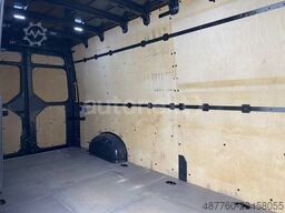 VOLKSWAGEN Crafter 35 DSG *MAXI* AHK 2,5t+NAVI+TEMPOMAT 523