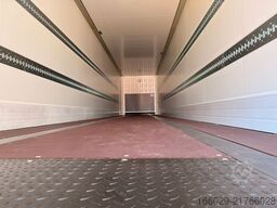 KRONE Koffer-Sattelauflieger mit Ladebordwand