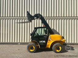 JCB 520-40 / 2017 BJ / 2.297 Bh / 4 Meter / 2 Tonnen