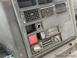 Iveco Eurotrakker 260 E 30 (MANUAL PUMP / POMPE MANUE...