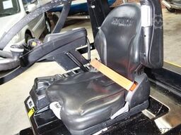 HYUNDAI 18BT-9U UVV 4,25m Hubh 1680kg Ladegerät