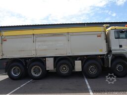 MAN TGS 49.460 10x8 tipper 413.700km