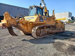 Komatsu D155A-6R (4 pcs available in Abu Dhabi)
