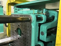 Arburg 320A 500-170 mit dem Angußpicker