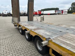 Broshuis E-2190/27 / 3-axle lowloader /  6,4m extendable...
