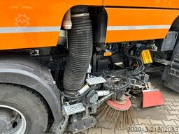MERCEDES-BENZ ACTROS 1830 4x2 Kehrmaschine BUCHER OPTIFANT8000