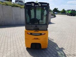 Jungheinrich EFG 215 / Triplex: 4.25m! / SS / 2.472h! / 2020