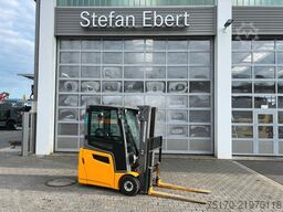 Jungheinrich EFG 215 / Triplex: 4.25m! / SS / 4.029h