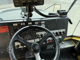 Bomag with BS180 spreader