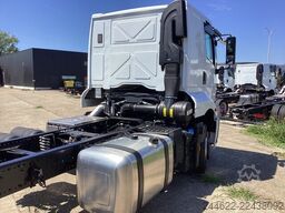 Ford Ford 4x2 Road 1833 Low Roof Sleeper Cab