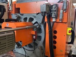 Chen Hsong JetMaster 88-MK6 mit dem Roboter