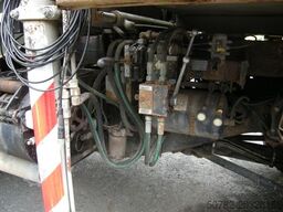 MERCEDES-BENZ Unimog U1250 mit Kran MKG 105