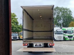 Volvo FM 370 Globetrotter 4x2 - Buggsbygg box with si...