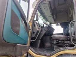 Volvo FM 370 Globetrotter 4x2 - Buggsbygg box with si...