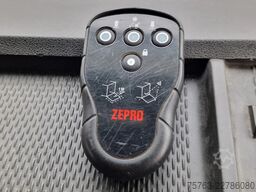 Volvo FM 370 Globetrotter 4x2 - Buggsbygg box with si...