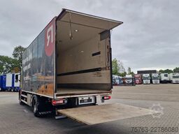 Volvo FM 370 Globetrotter 4x2 - Buggsbygg box with si...
