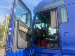 MAN TGX | Lifting axle | Steering axles | Retarder ...