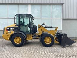 CAT 906 M    2018