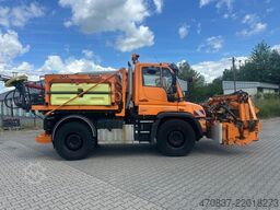 UNIMOG U 423 / Mähausstattung Dücker / Salzstreuer