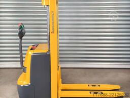 Jungheinrich EJC 212 - Triplex 4.3m - 1.025 Std. - Batterie Neu