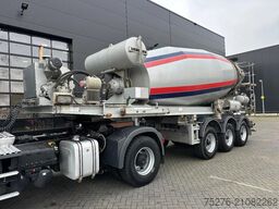 Müller-Mitteltal Liebherr 12 m3 Mixer met Motor