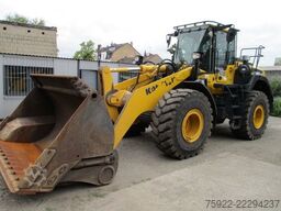 KOMATSU WA380 1. Hd aus Kommunalbesitz