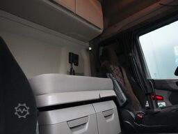 Scania R 410 ADR LNG tractor unit