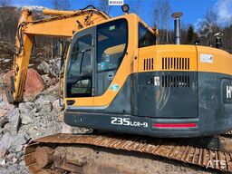 Hyundai Robex 235 LCR-9 w/ Excavator bucket and gps