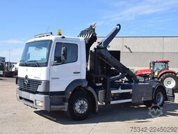 Mercedes-Benz Atego 1823 +Hooklift + MKG crane - 6x hydraulic