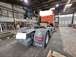 MAN TGX 33.540 6x2 beschädigt /damaged