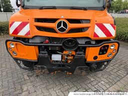 Mercedes-Benz Unimog U 318