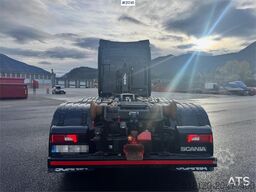 Scania R580 Tridem Hooklift w/ Crane hydraulics. Freshly