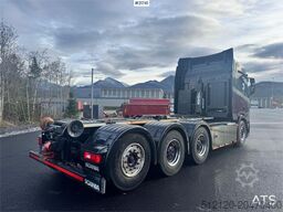 Scania R580 Tridem Hooklift w/ Crane hydraulics. Freshly