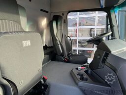 Mercedes-Benz Arocs 3340 A 6x6 Cargo Truck