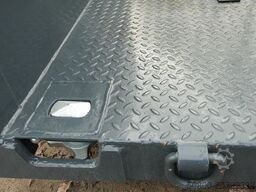 alga Plattform, Prische, Zurrösen, Stirnwand