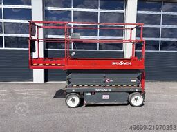 SkyJack SJ 3226 9,90m Scherenarbeitsbühne *Akku NEU*