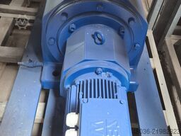 SEW-EURODRIVE R143/R82 5,5kW