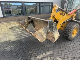 Caterpillar 906 | With pallet forks | With Folding bucket |...