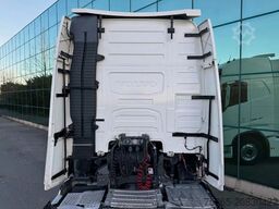 VOLVO FH 13.460 I-PARK COOL 2X TANKS SUPER CONDITION 2