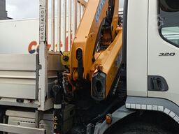 DAF LF 18T LF 320 CV con gru EFFER