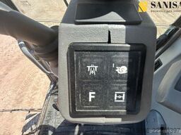 New Holland MH 5.6/SW/Planierschild/2 x Löffel